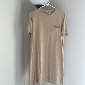 Everlane t-shirt dress
